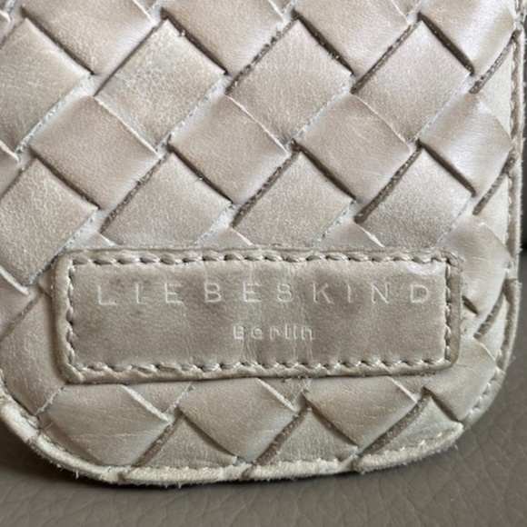 Liebeskind Berlin padded leather case woven gray beige taupe small - Picture 3 of 6